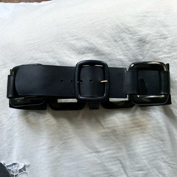 Nicole Miller Wide Acrylic Linked Waist Belt